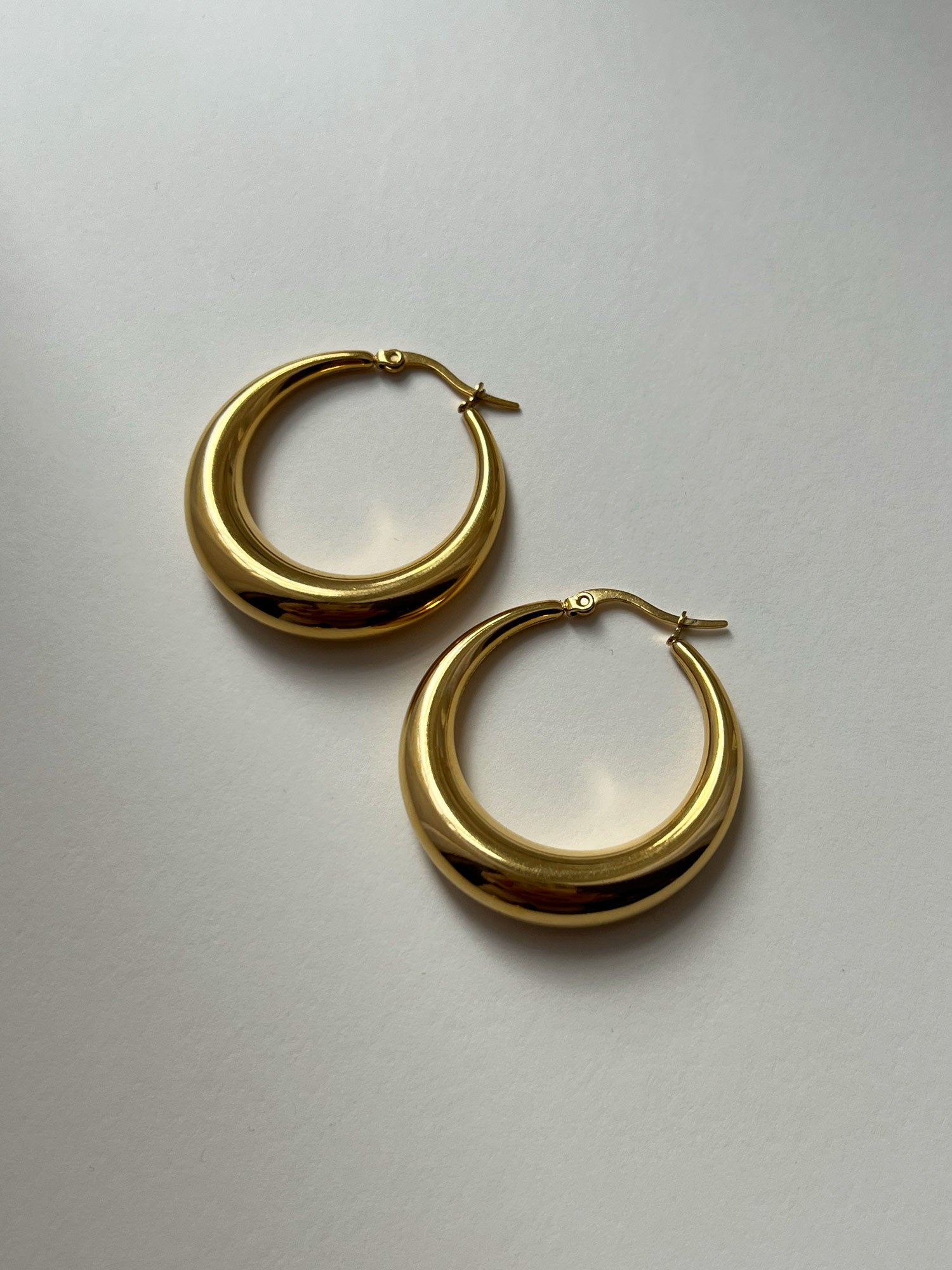 bold hoops M 2