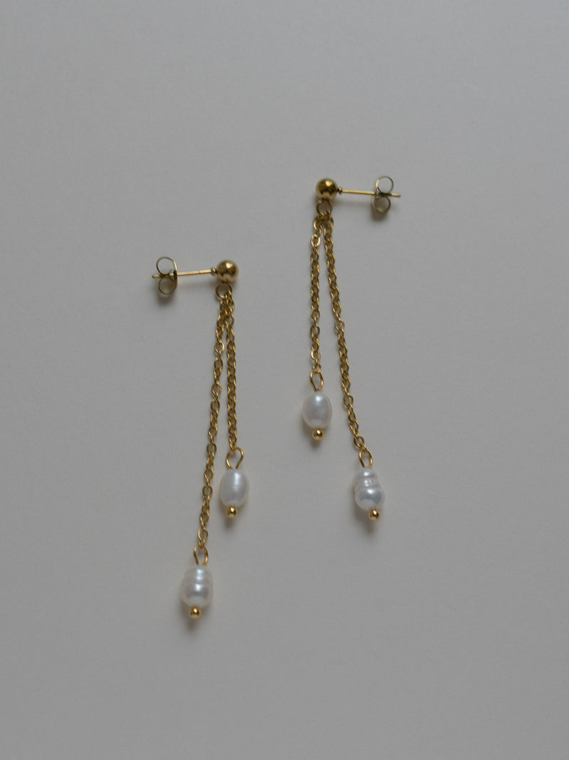 Tiny Dangling Pearls Earrings
