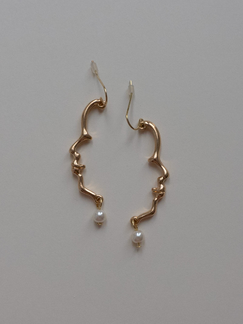 Face Earrings With Little Pearls