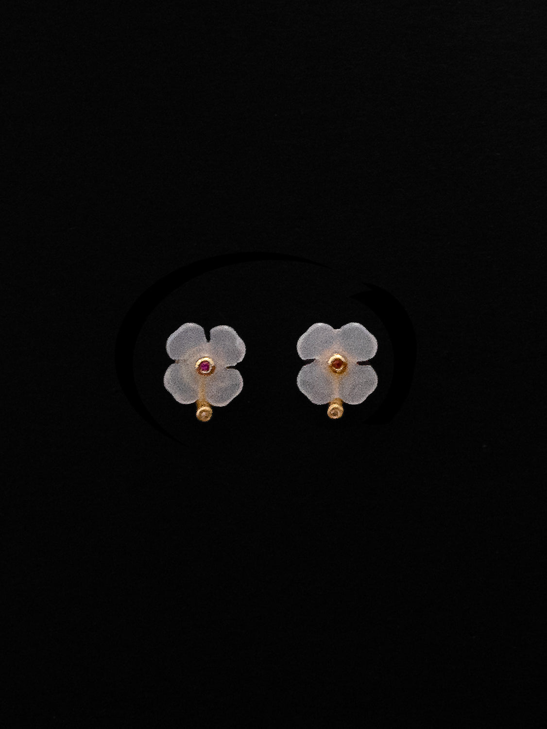 Lucky Clover Jade Earstuds - White