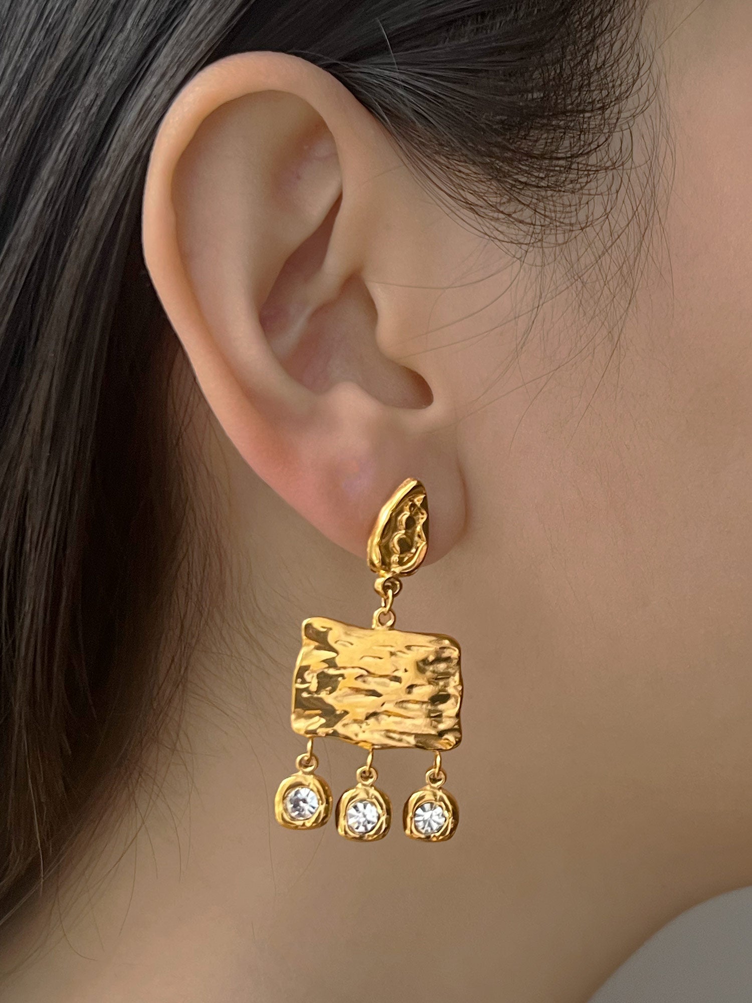 pharaoh earrings model