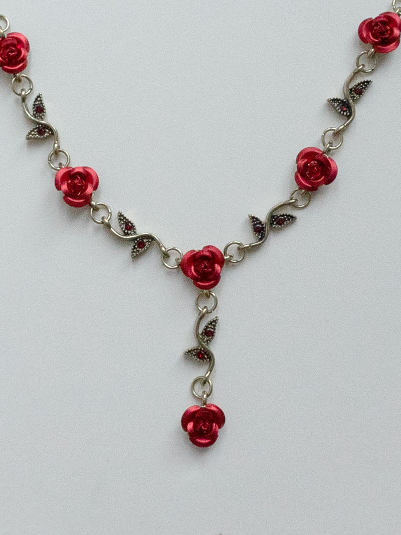 90s-Inspired Rose And Vines Necklace