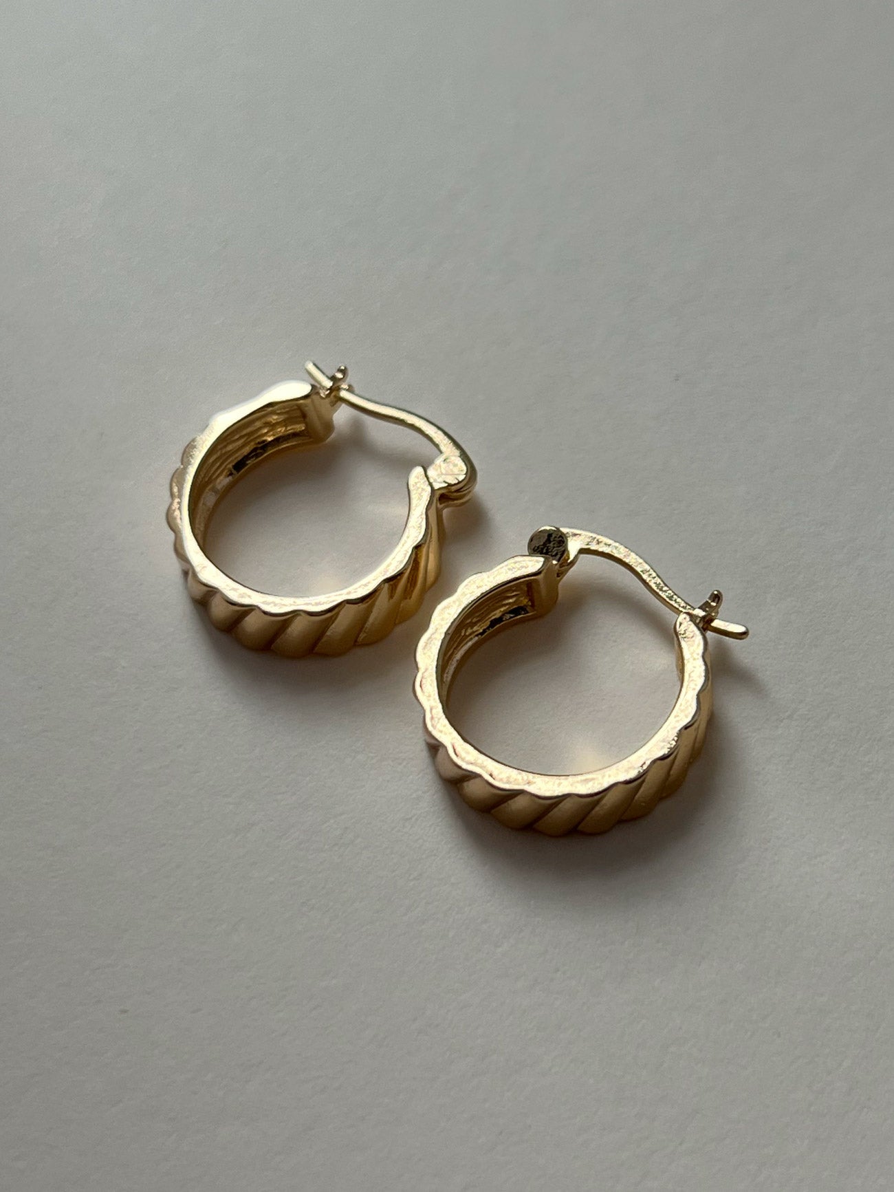 Small Wave Gold Hoops