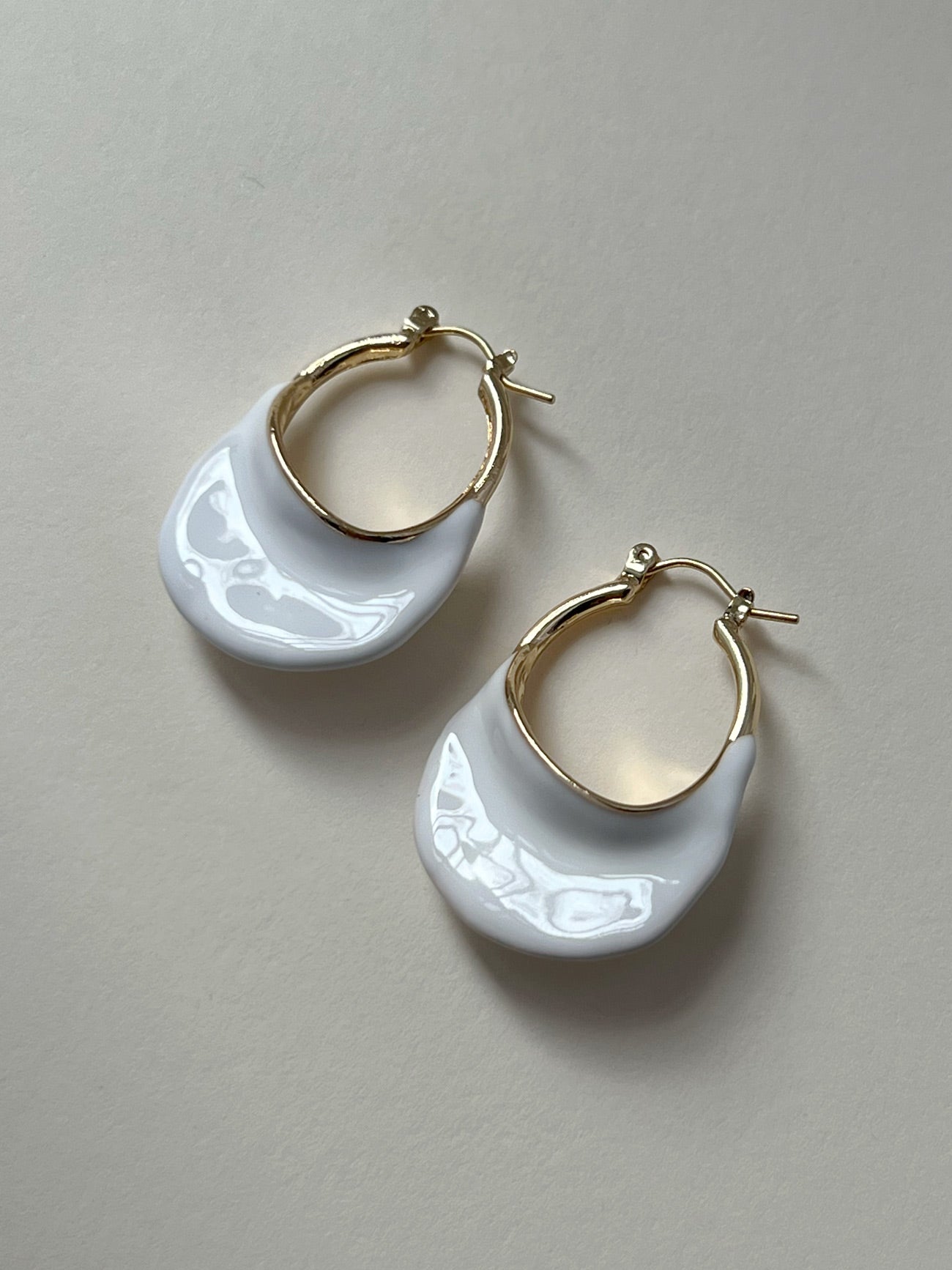 white enamel2