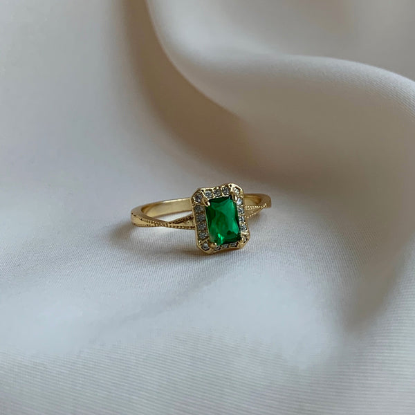 Custom Dainty Cluster Birthstone Gemstone Ring | Caitlyn Minimalist