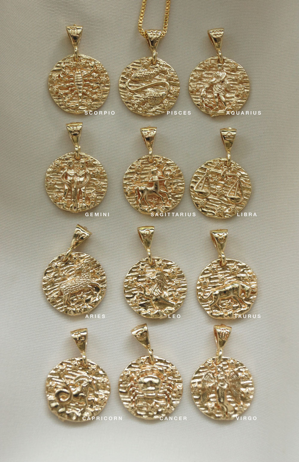 Collier de pièces du zodiaque *Plaqué or 18 carats