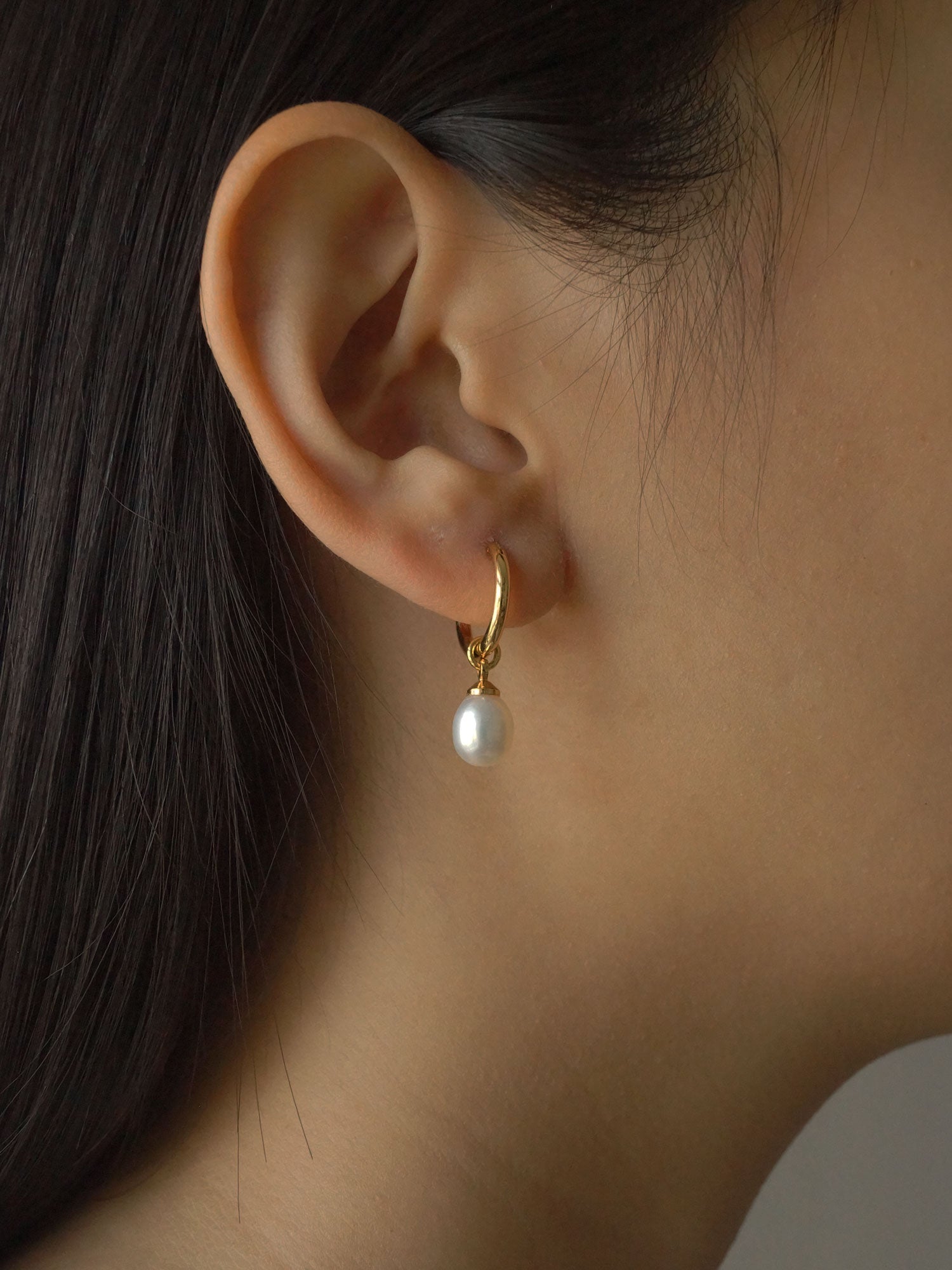 AKSHA Pearl Earrings *18k Gold-plated