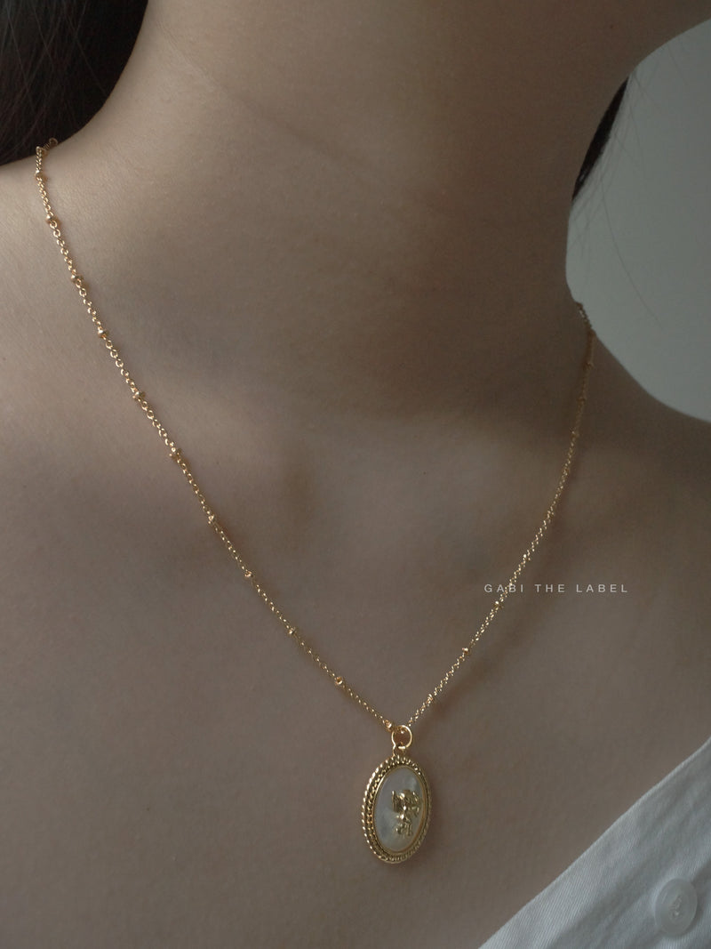 Amor Shell Necklace *14K Gold-plated