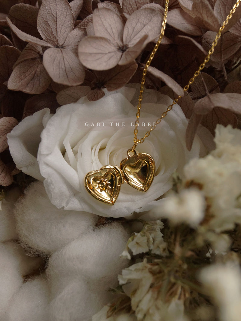 The Lovestruck Couple Rose Gold Pendant With Link Chain – GIVA Jewellery