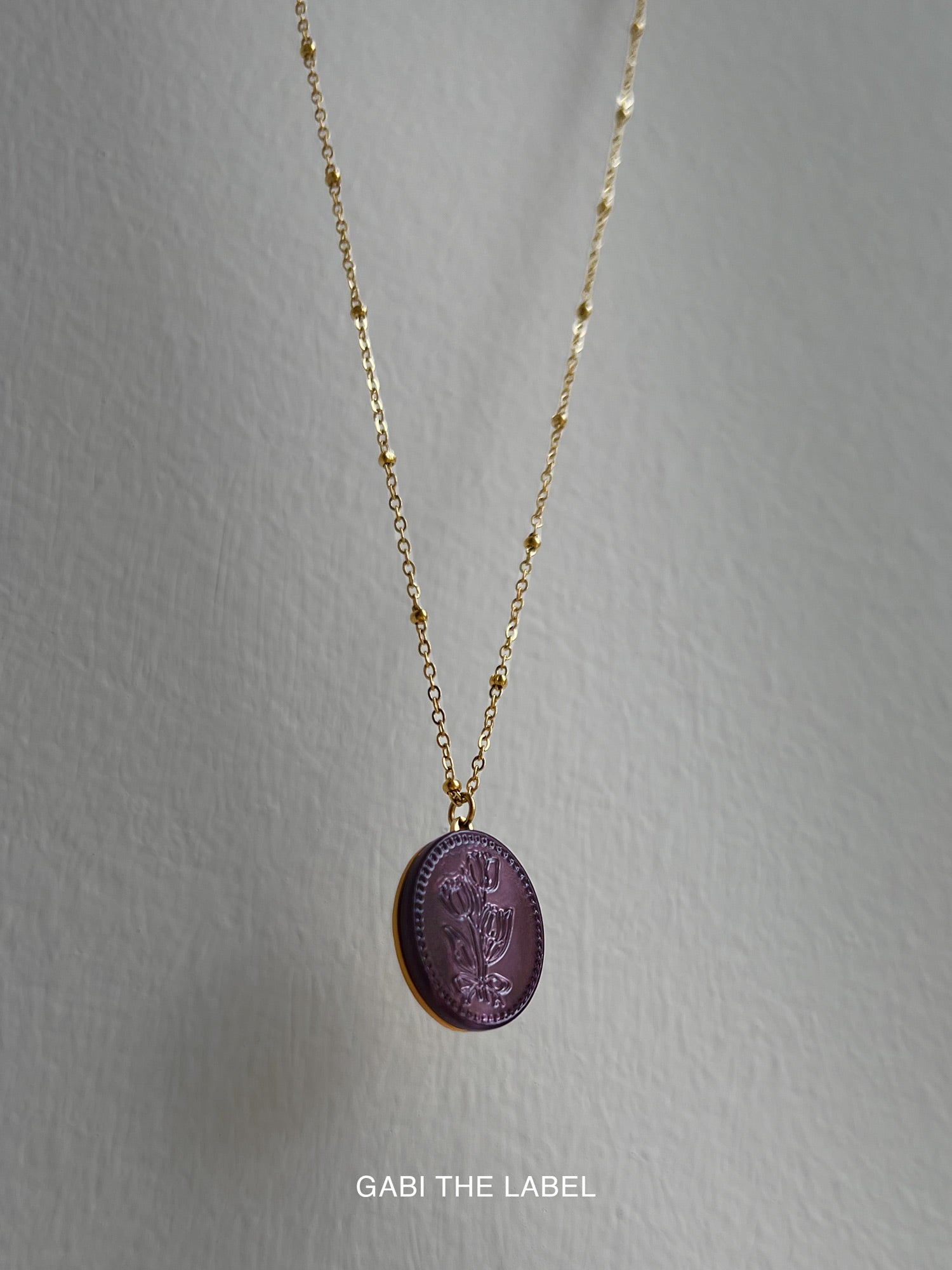 Grand Collier Pendentif Perle avec Fleurs Sculptées - Violet