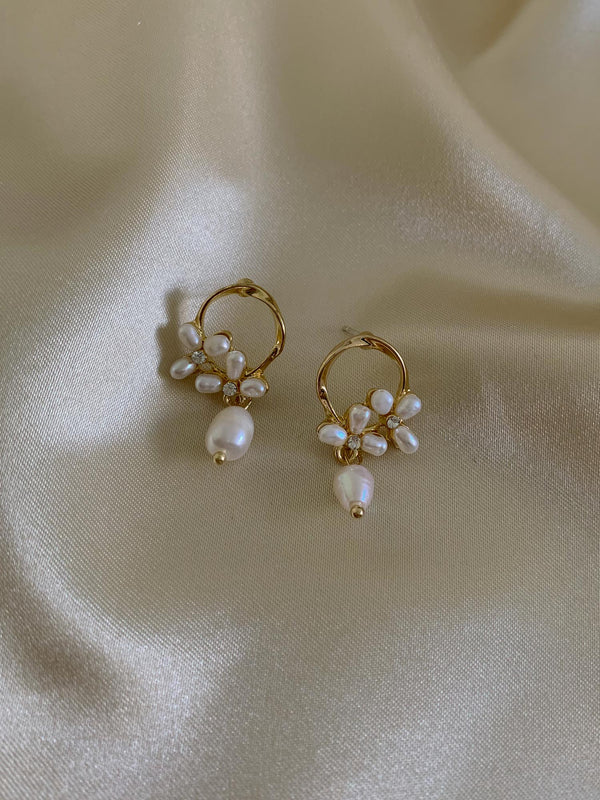CHARLOTTE Earrings - Pearl *S925 Earposts