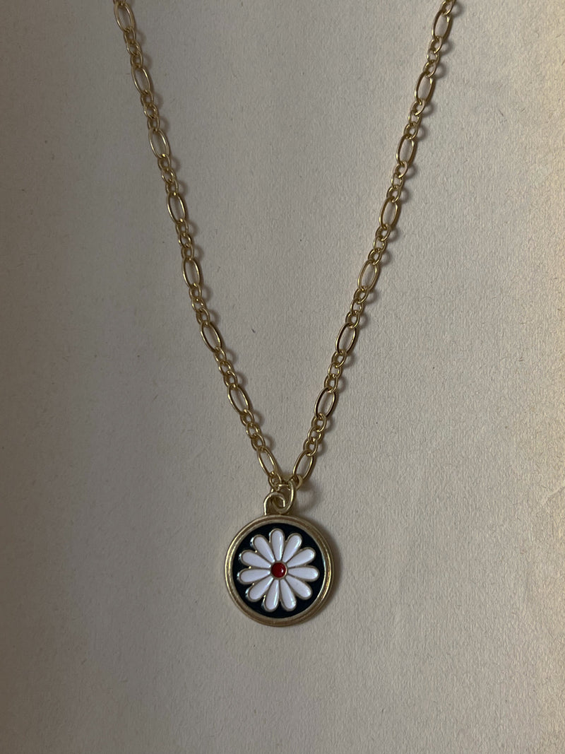 Vintage Daisy Pendant Necklace