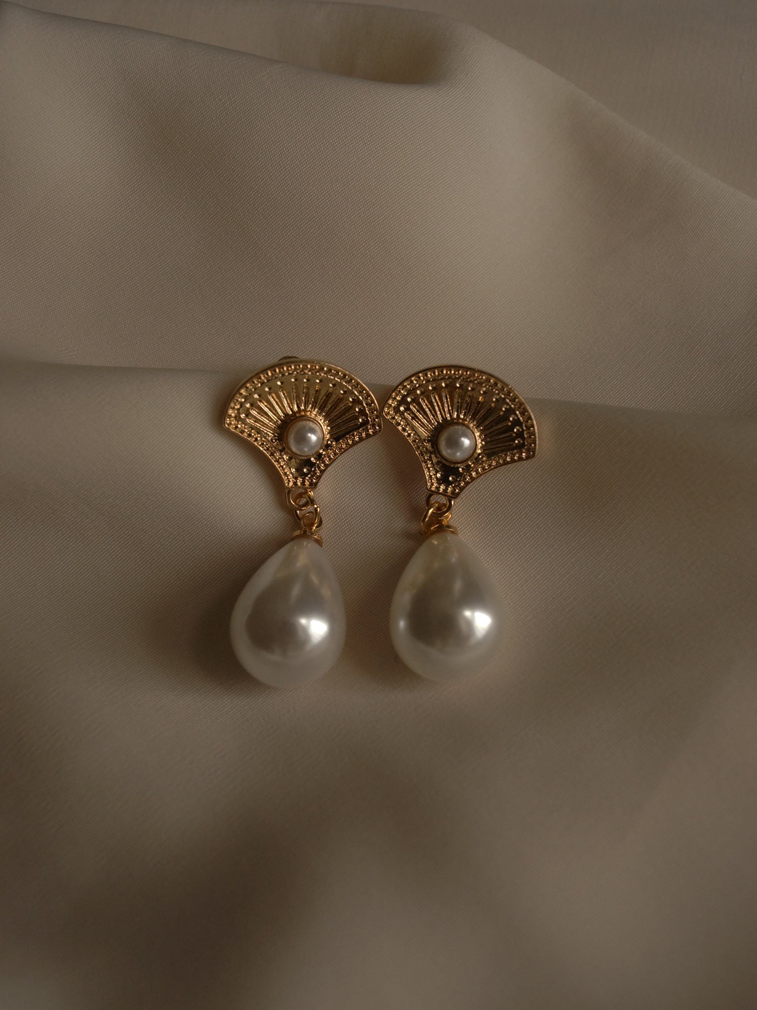 gabi label saffi earrings vintage 2