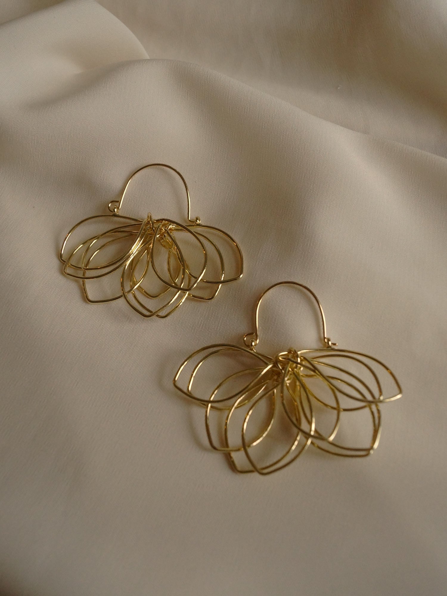 gabi label tuula lotus earrings 3