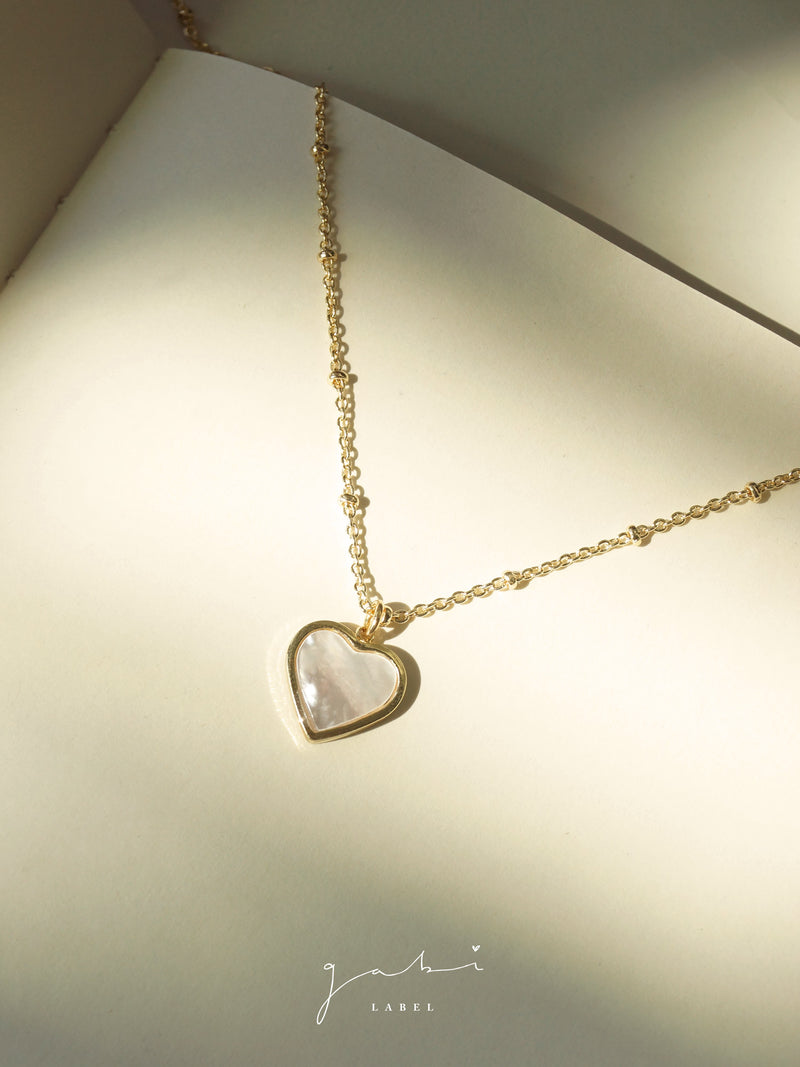 The Striking Difference Between Pendant, Locket, and Necklace