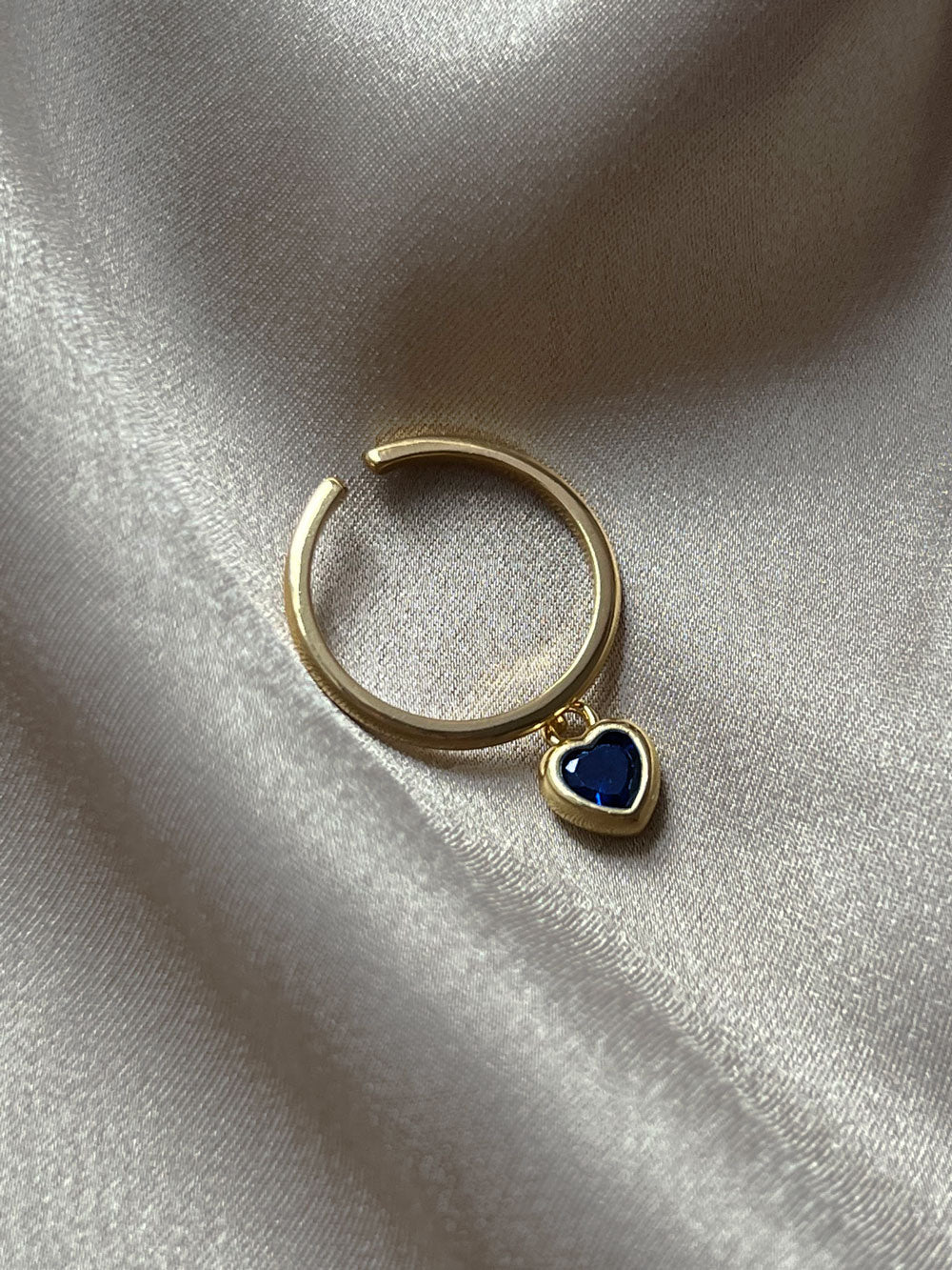 heart ring blue