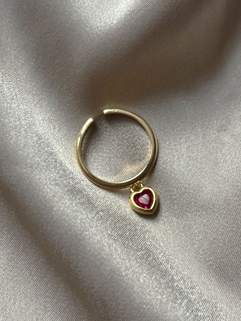 heart ring red