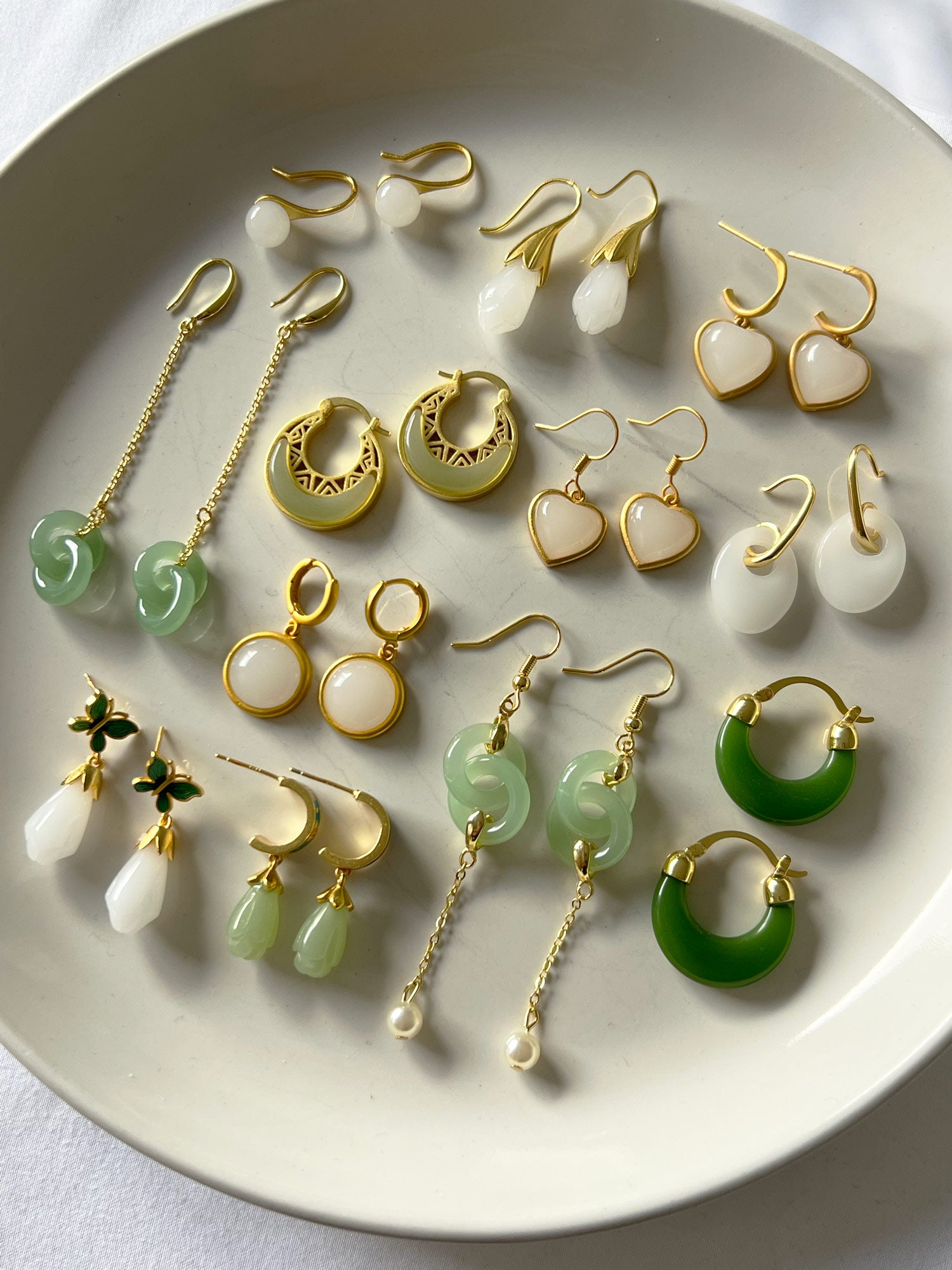 Boucles d'oreilles créoles en jade cœur parfait