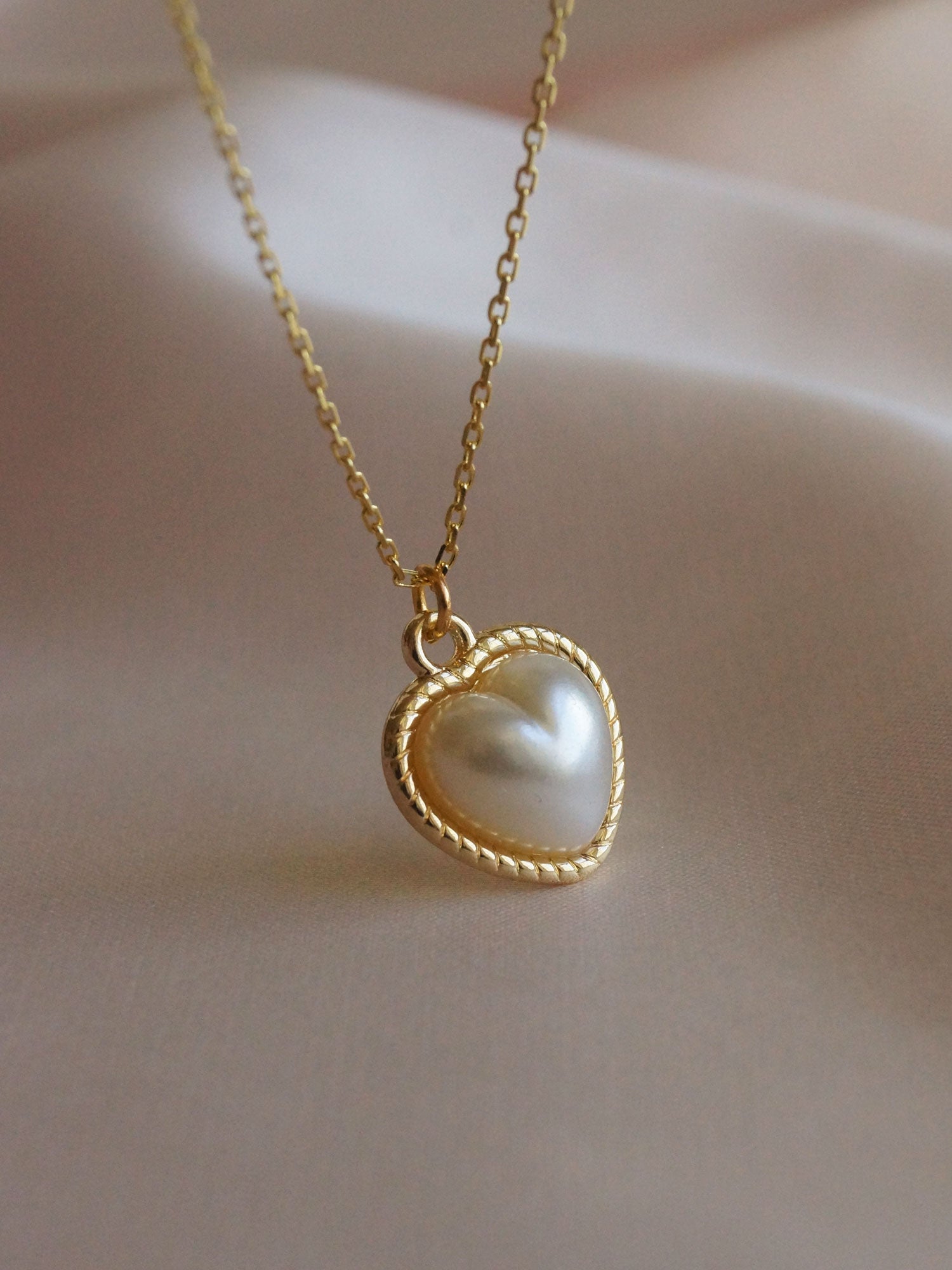 Collier de perles coeur LILITH *Plaqué or 18 carats