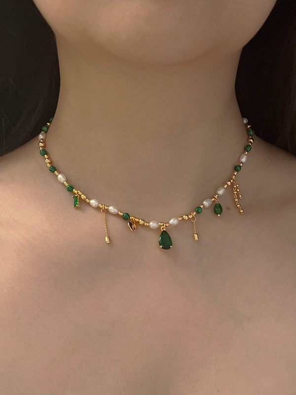 Baroque-style Luxe Gold Necklace with Assorted Green Stones