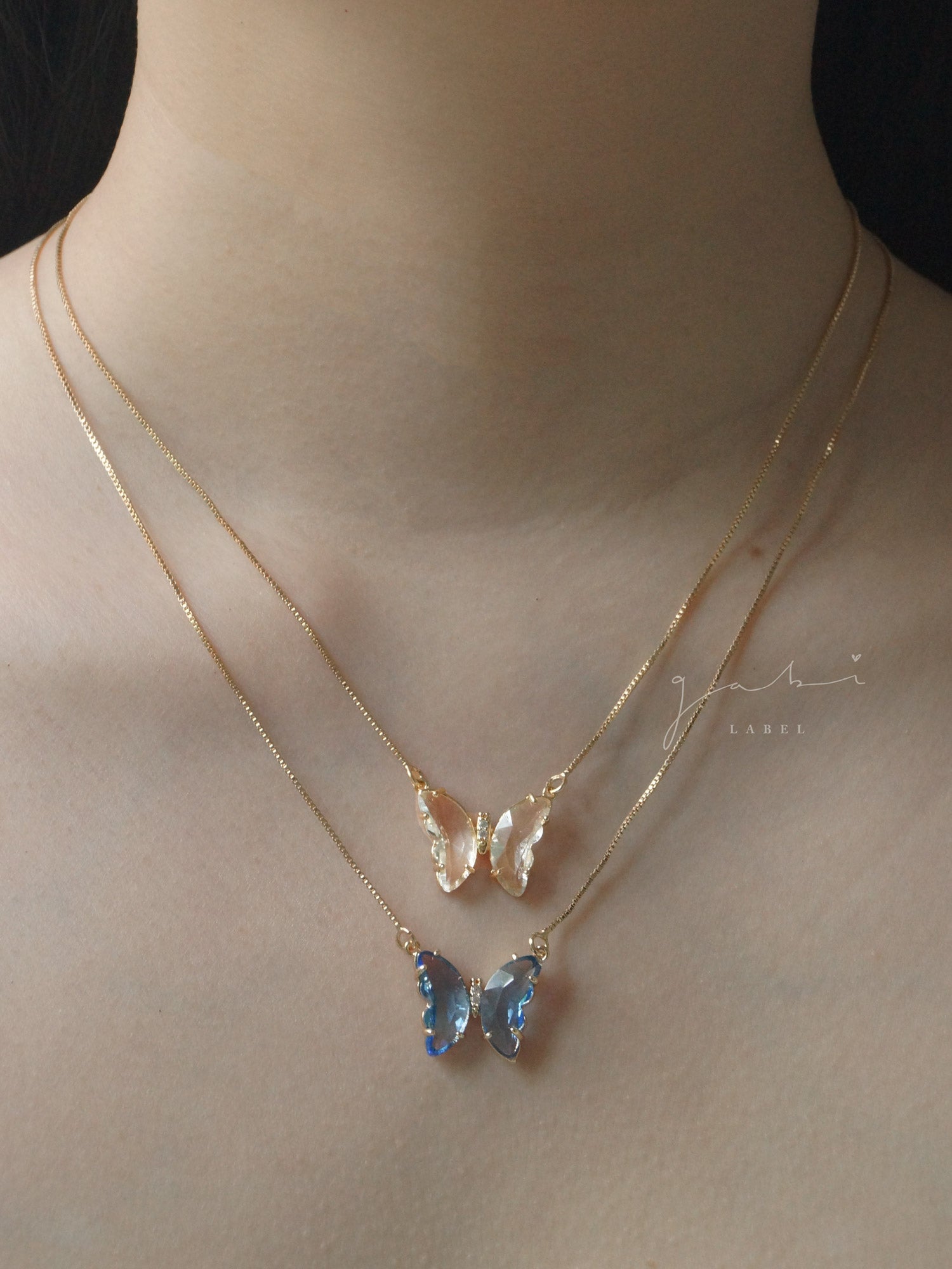 Collier papillon en cristal - Bleu bleuet *Plaqué or 14 carats