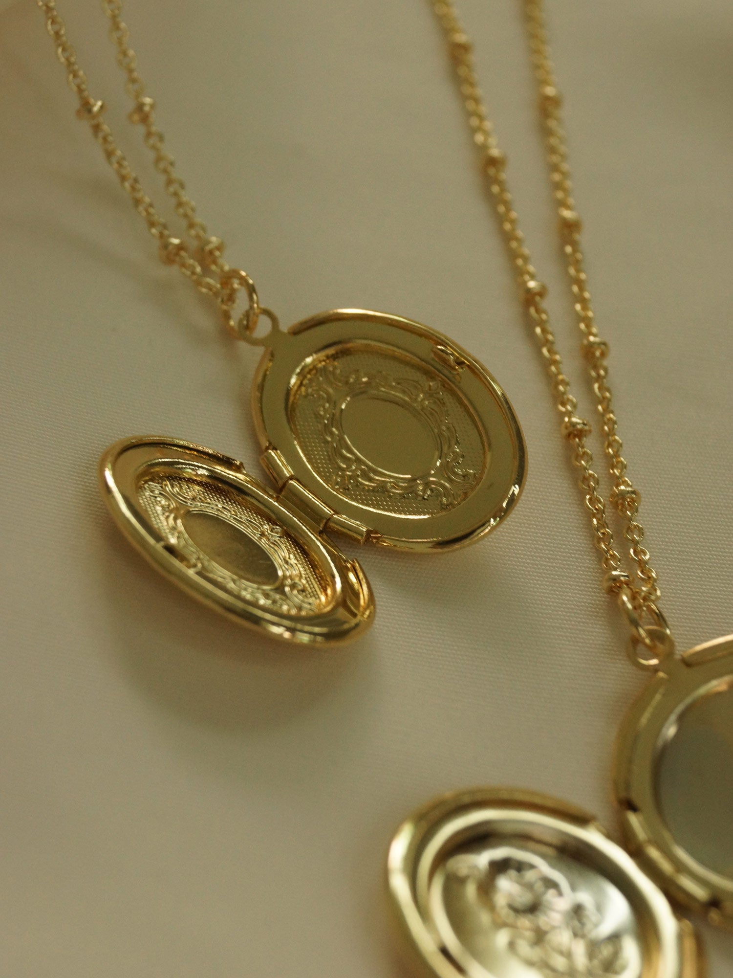 Oval Locket Necklace *14K Gold-plated