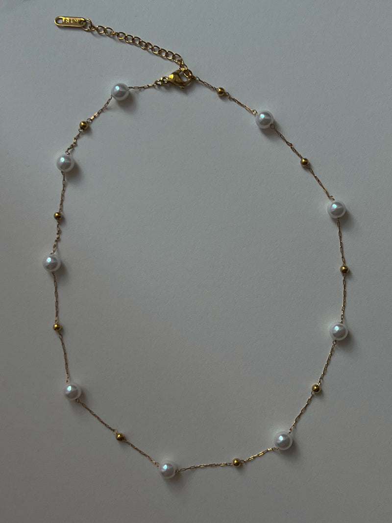 Dainty Pearl and Gold Necklace – Gabi The Label