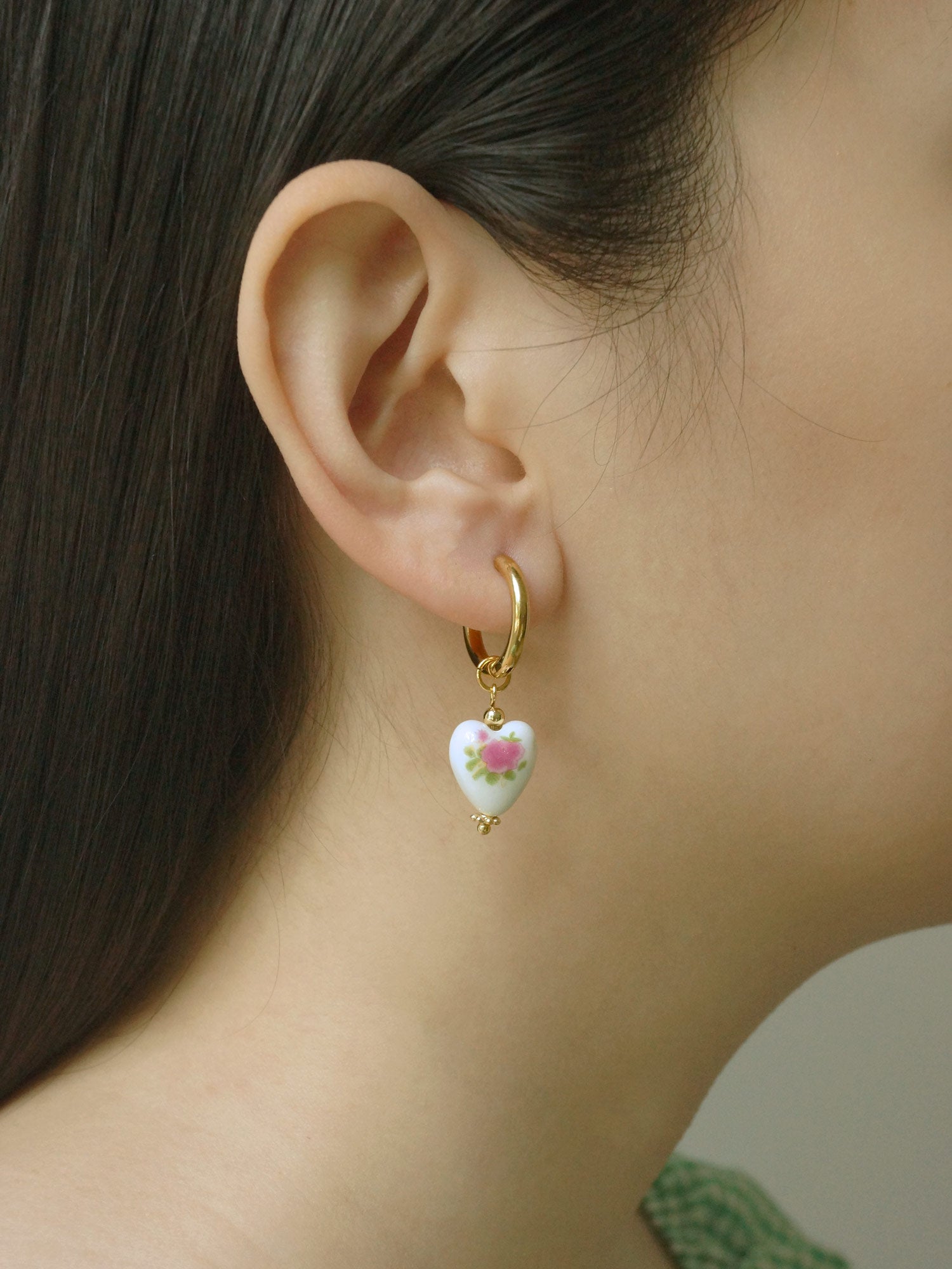 Boucles d'oreilles créoles cœur en céramique - Rose