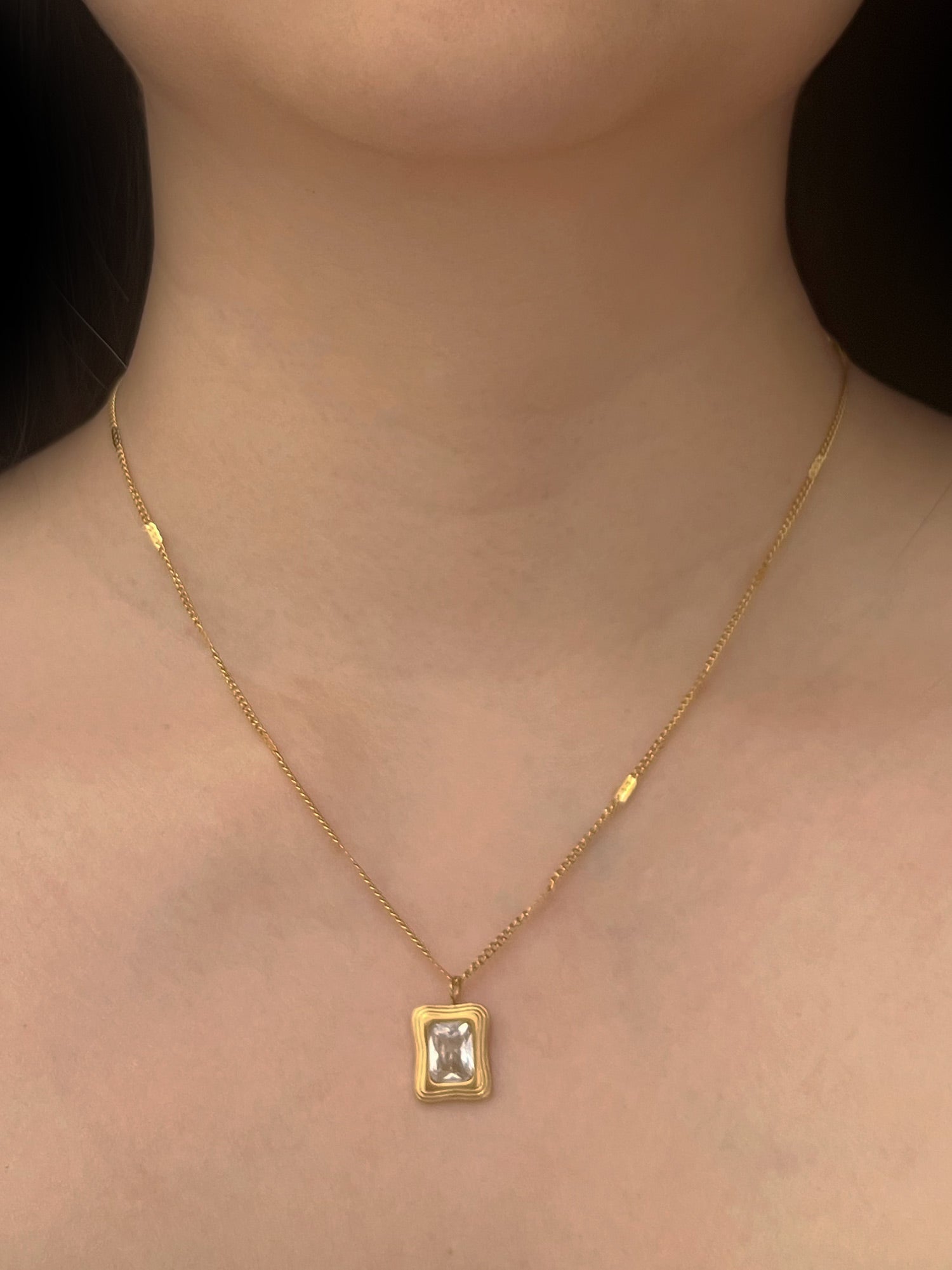 Mirror of Eternity Necklace - Clear Gemstone