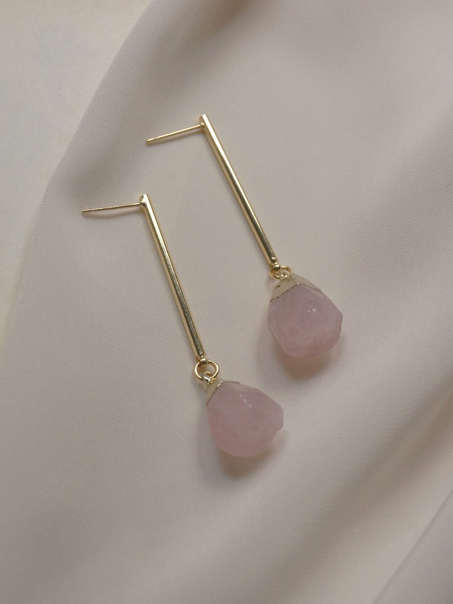 Boucles d'oreilles en pierre - Rose Blush *Plaqué or 18 carats